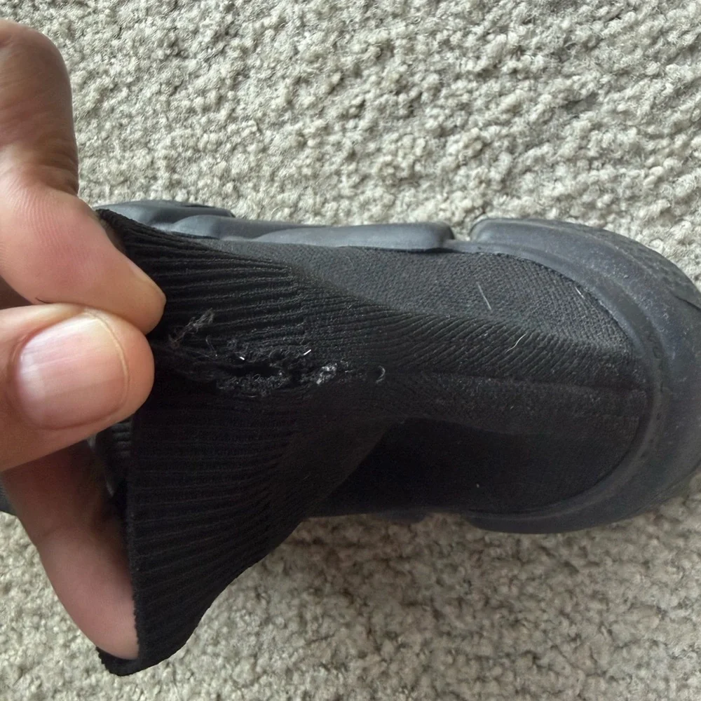 Black Slip-On Shoes - Picture 4 of 6